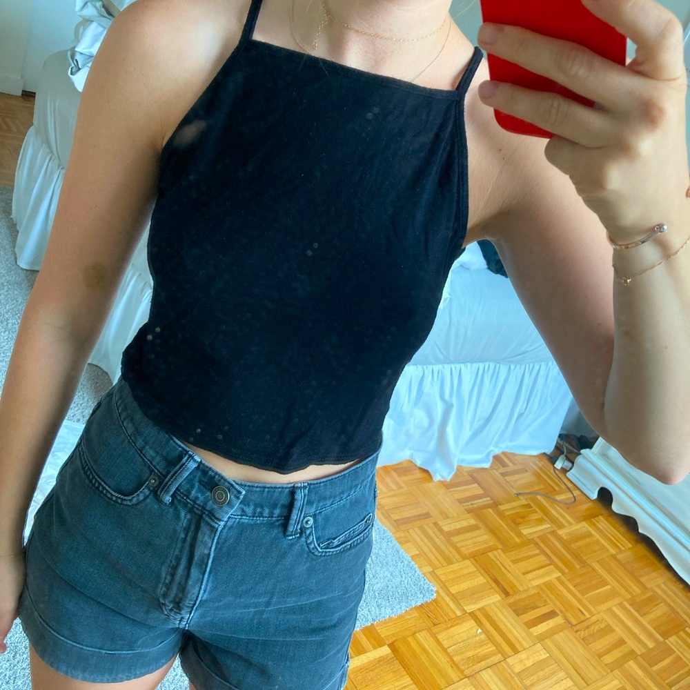 Black crop tank